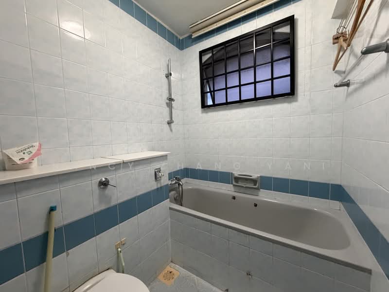 Duku lane, Duku Lane, 5 Bedrooms, 4,300 sqft, Terraced House For Sale, by Nancy Zhang Yani, 500126012 - Bathroom - PropertyGuru.com.sg