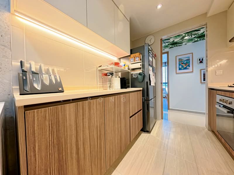 Hundred Palms Residences, 272 Yio Chu Kang Road, 3 Bedrooms, 958 sqft, Executive Condominium For Sale, by Li Rong Teh, 500126013 - Kitchen - PropertyGuru.com.sg
