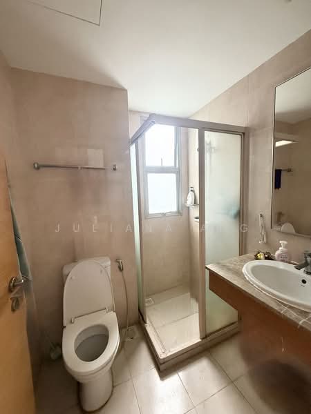 The Lakeshore, 31 Jurong West Street 41, 3 Bedrooms, 1,109 sqft, Condominium For Rent, by Juliana Ang, 500126024 - Bathroom - PropertyGuru.com.sg