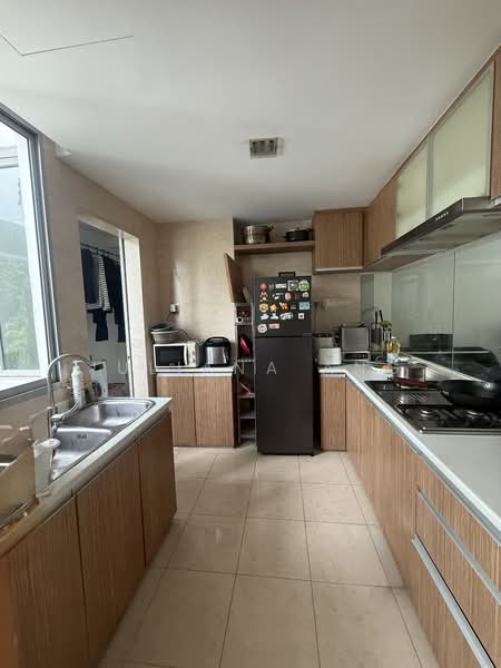 The Lakeshore, 31 Jurong West Street 41, 3 Bedrooms, 1,109 sqft, Condominium For Rent, by Juliana Ang, 500126024 - Kitchen - PropertyGuru.com.sg