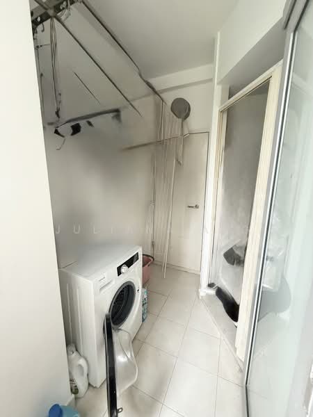 The Lakeshore, 31 Jurong West Street 41, 3 Bedrooms, 1,109 sqft, Condominium For Rent, by Juliana Ang, 500126024 - Interior - PropertyGuru.com.sg