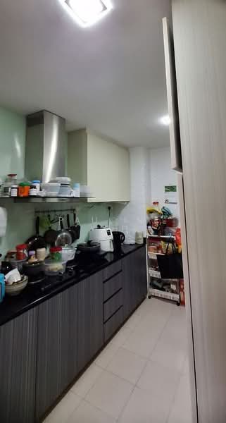 Hillview Residence, 138 Hillview Avenue, 3 Bedrooms, 1,270 sqft, Condominium For Sale, by Pauline Yeh, 500126032 - Kitchen - PropertyGuru.com.sg