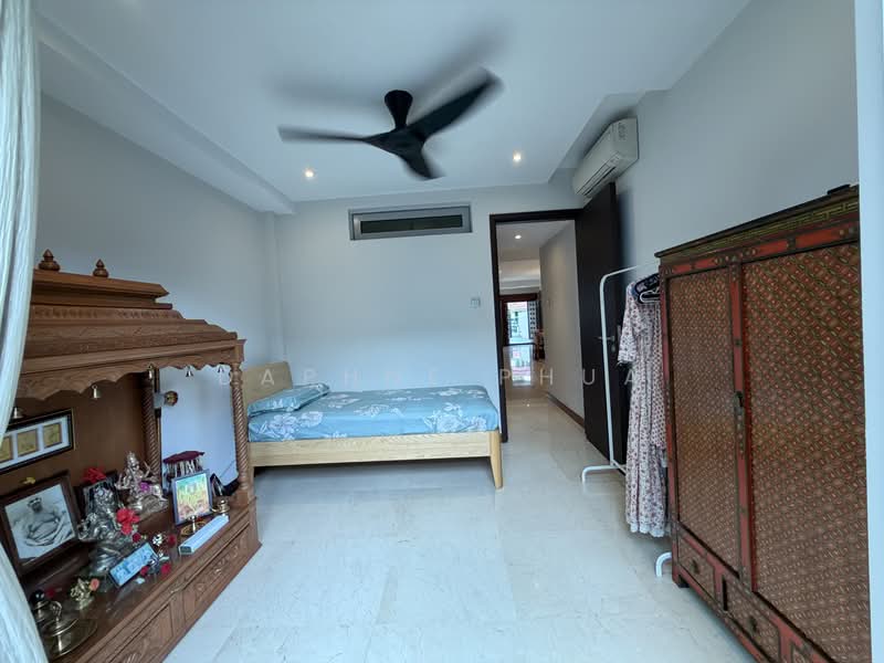 Teacher's Housing Estate, Iqbal Avenue, 5 Bedrooms, 3,800 sqft, Terraced House For Rent, by Daphne Phua, 500126048 - Granny room connects to yard / garden! - PropertyGuru.com.sg