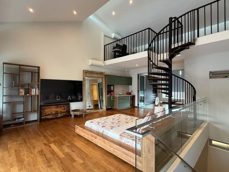Teacher's Housing Estate, Iqbal Avenue, 5 Bedrooms, 3,800 sqft, Terraced House For Rent, by Daphne Phua, 500126048 - Grand master suite on entire 3rd level - PropertyGuru.com.sg