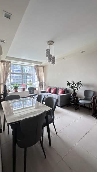 62B Strathmore Avenue, 62B Strathmore Avenue, 2 Bedrooms, 743 sqft, HDB Flat For Sale, by Irene Yeo, 500126058 - Living Room - PropertyGuru.com.sg
