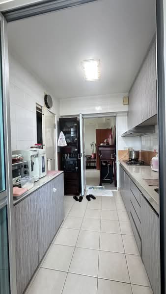 62B Strathmore Avenue, 62B Strathmore Avenue, 2 Bedrooms, 743 sqft, HDB Flat For Sale, by Irene Yeo, 500126058 - Kitchen - PropertyGuru.com.sg