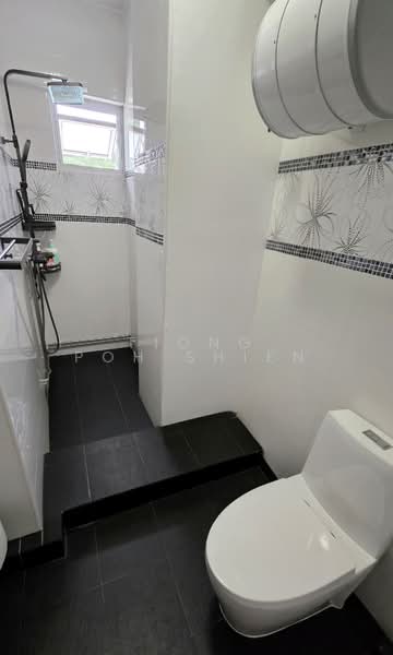 333 Ubi Avenue 1, 333 Ubi Avenue 1, 3 Bedrooms, 1,571 sqft, HDB Flat For Sale, by Tiong Poh Shien, 500126068 - Bathroom - PropertyGuru.com.sg