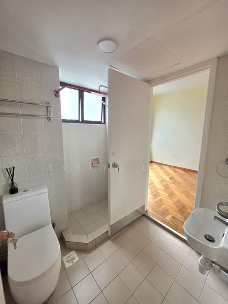 Amber Point, 1 Amber Road, 3 Bedrooms, 1,690 sqft, Condominium For Sale, by Evelyn Lim, 500126074 - Bathroom - PropertyGuru.com.sg