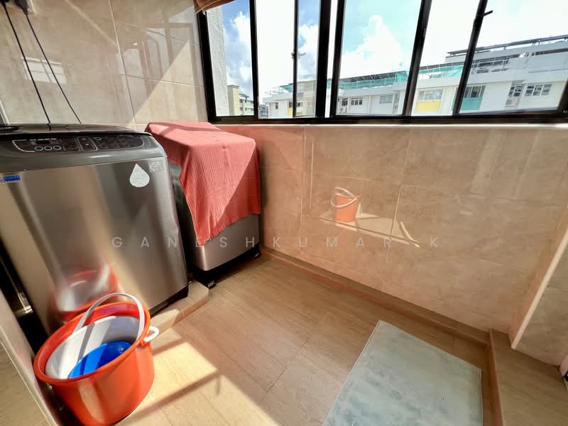 7 Lorong Lew Lian, 7 Lorong Lew Lian, 3 Bedrooms, 1,044 sqft, HDB Flat For Sale, by GANESHKUMAR K, 500126075 - Balcony - PropertyGuru.com.sg