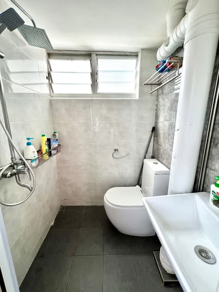 7 Lorong Lew Lian, 7 Lorong Lew Lian, 3 Bedrooms, 1,044 sqft, HDB Flat For Sale, by GANESHKUMAR K, 500126075 - Bathroom - PropertyGuru.com.sg