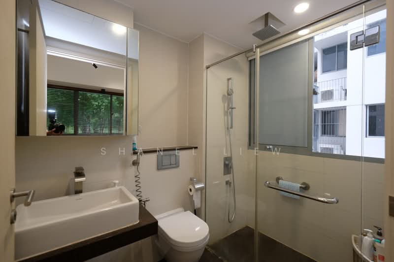 Primo Residences, 203 Jalan Pelikat, 2 Bedrooms, 818 sqft, Condominium For Sale, by Shanel Liew, 500126078 - Bathroom - PropertyGuru.com.sg
