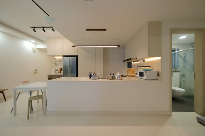 Primo Residences, 203 Jalan Pelikat, 2 Bedrooms, 818 sqft, Condominium For Sale, by Shanel Liew, 500126078 - Kitchen - PropertyGuru.com.sg