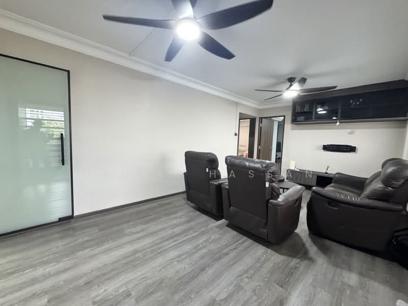 180 Yung Sheng Road, 180 Yung Sheng Road, 3 Bedrooms, 1,001 sqft, HDB Flat For Sale, by Dallas Hassan, 500126088 - Living Room - PropertyGuru.com.sg