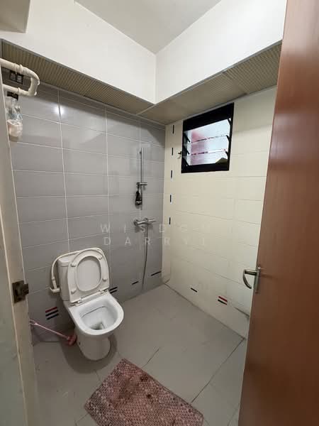 807B Choa Chu Kang Avenue 1, 807B Choa Chu Kang Avenue 1, 2 Bedrooms, 990 sqft, HDB Flat For Rent, by Wisdom Darryl, 500126110 - Bathroom - PropertyGuru.com.sg