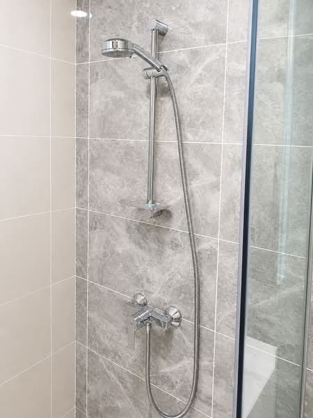 La Fiesta, Sengkang Square, 3 Bedrooms, 1,001 sqft, Condominium For Rent, by Casey Koo 古家进, 500126116 - Bathroom - PropertyGuru.com.sg