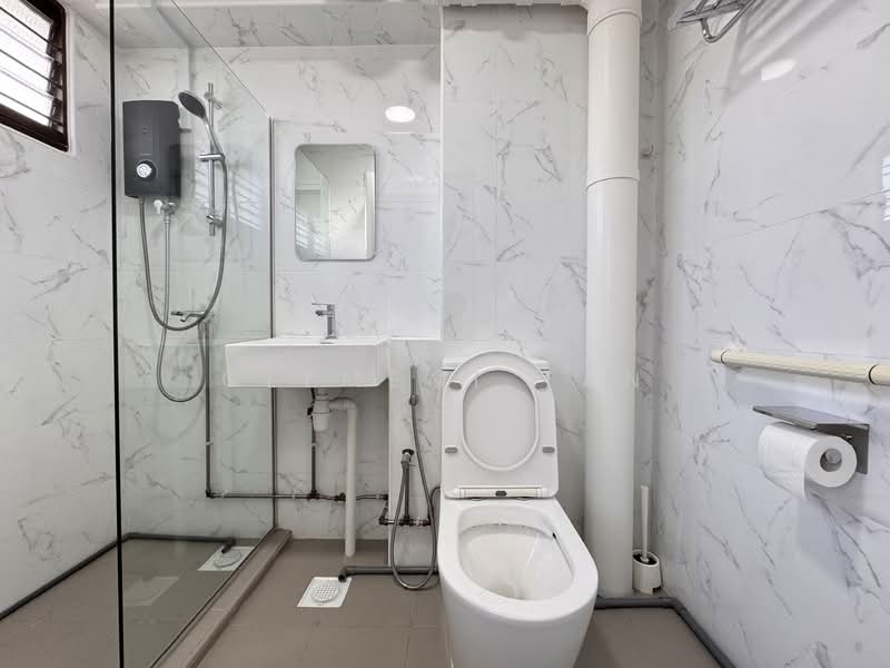 411 Serangoon Central, 411 Serangoon Central, 3 Bedrooms, 1,151 sqft, HDB Flat For Rent, by Clement Tan, 500126119 - Master Bathroom (en-suite)  - PropertyGuru.com.sg
