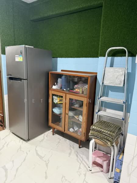 505 Bukit Batok Street 52, 505 Bukit Batok Street 52, 2 Bedrooms, 742 sqft, HDB Flat For Rent, by Petrina Ngo, 500126130 - Kitchen - PropertyGuru.com.sg