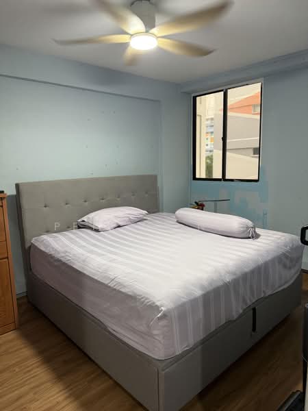 505 Bukit Batok Street 52, 505 Bukit Batok Street 52, 2 Bedrooms, 742 sqft, HDB Flat For Rent, by Petrina Ngo, 500126130 - Master Bedroom - PropertyGuru.com.sg