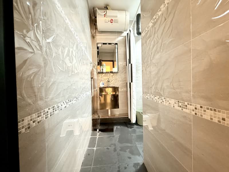 410 Jurong West Street 42, 410 Jurong West Street 42, 3 Bedrooms, 1,615 sqft, HDB Flat For Sale, by Clement Ang, 500126134 - Bathroom - PropertyGuru.com.sg