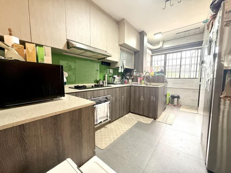 410 Jurong West Street 42, 410 Jurong West Street 42, 3 Bedrooms, 1,615 sqft, HDB Flat For Sale, by Clement Ang, 500126134 - Kitchen - PropertyGuru.com.sg