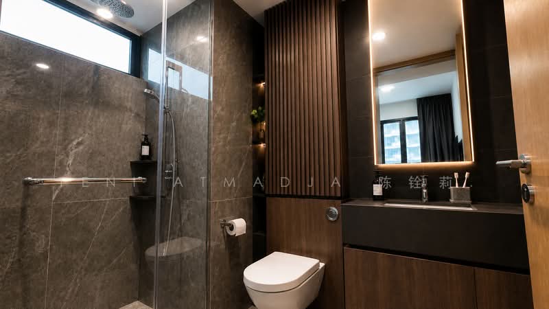 Midwood, 8 Hillview Rise, 4 Bedrooms, 1,249 sqft, Condominium For Sale, by Teni Atmadja 陈铨莉., 500126138 - Bathroom - PropertyGuru.com.sg
