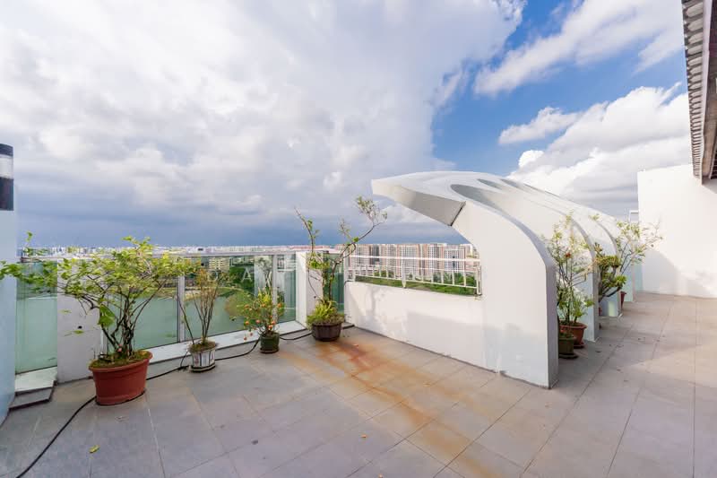 Cheap and Undervalued Penthouse with Reservoir View, , 3 Bedrooms, 2,401 sqft, Condominium For Sale, by Daron Ang, 500126159 - Upper Floor Roof Terrace - #PP - PropertyGuru.com.sg
