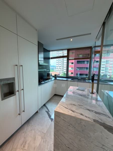 Alba, 8 Cairnhill Rise, 4 Bedrooms, 2,303 sqft, Condominium For Sale, by Jenny Hui 许群婷, 500126163 - Kitchen - PropertyGuru.com.sg