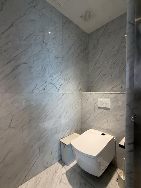 Alba, 8 Cairnhill Rise, Orchard / River Valley, 3 Bedrooms, 2,303 sqft, Condominium For Sale, by Jenny Hui 许群婷, 500126163 - Bathroom - PropertyGuru.com.sg