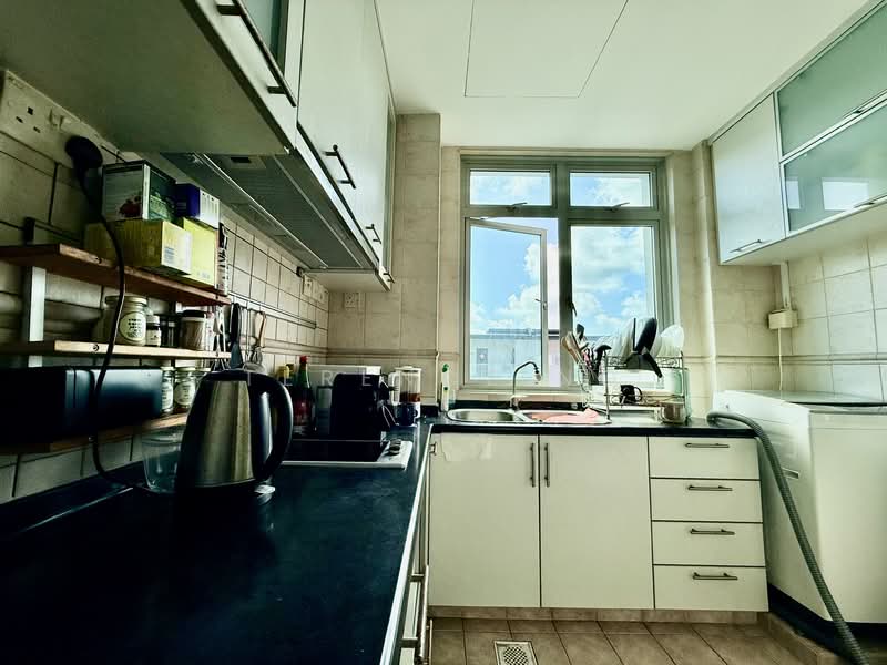 Sunshine Grove, 2 Jalan Labu Merah, 2 Bedrooms, 1,001 sqft, Apartment For Sale, by Terence Ng, 500126178 - Kitchen - PropertyGuru.com.sg