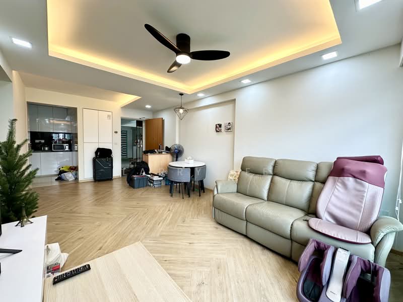782A Woodlands Crescent, 782A Woodlands Crescent, 3 Bedrooms, 990 sqft, HDB Flat For Sale, by Larry Lee, 500126182 - Living Room - PropertyGuru.com.sg
