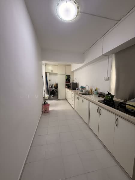 408 Choa Chu Kang Avenue 3, 408 Choa Chu Kang Avenue 3, 3 Bedrooms, 1,119 sqft, HDB Flat For Sale, by Lim Kim Chua Eric, 500126196 - Kitchen - PropertyGuru.com.sg