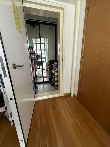 Spottiswoode Suites, 16 Spottiswoode Park Road, 2 Bedrooms, 538 sqft, Condominium For Sale, by Luis Oh, 500126199 - Common bedroom wardrobe - PropertyGuru.com.sg
