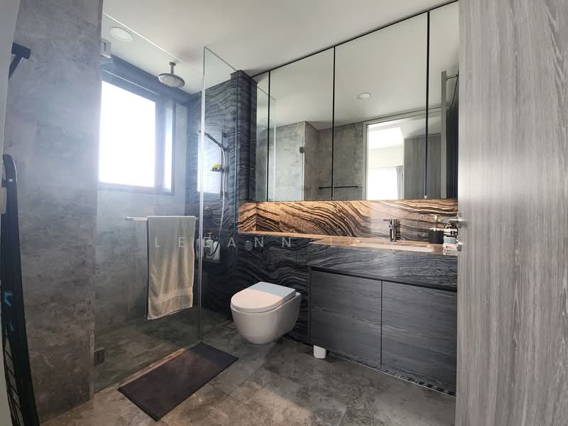 Margaret Ville, 20 Margaret Drive, 3 Bedrooms, 915 sqft, Apartment For Sale, by Leeann Low, 500126211 - Master Bathroom - PropertyGuru.com.sg