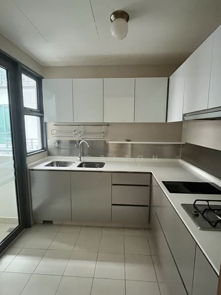 The Sixth Avenue Residences, 168 Sixth Avenue, 3 Bedrooms, 1,356 sqft, Condominium For Sale, by JEROME SUN, 500126214 - Kitchen - PropertyGuru.com.sg