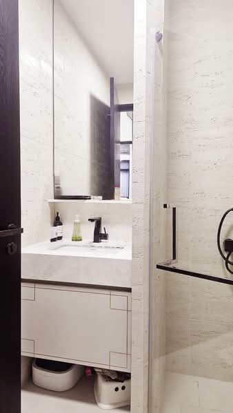 The Asana, 17 Queen's Road, 2 Bedrooms, 635 sqft, Condominium For Sale, by Nelly Moo, 500126215 - Bathroom - PropertyGuru.com.sg