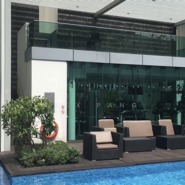 76 Shenton, 76 Shenton Way, 1 Bedroom, 624 sqft, Condominium For Sale, by Alex Pang, 500126223 - Pool - PropertyGuru.com.sg