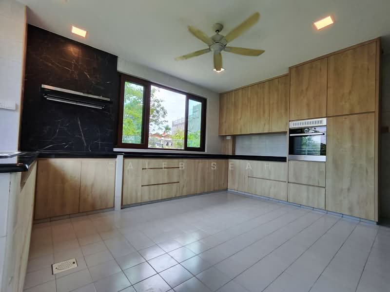 Newly Renovated Semi-D 5BR in Meragi Close, Meragi Close, 5 Bedrooms, 3,250 sqft, Semi-Detached House For Rent, by Caleb Seah, 500126232 - Kitchen - PropertyGuru.com.sg