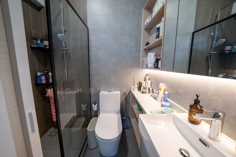 420C Northshore Drive, 420C Northshore Drive, 3 Bedrooms, 1,206 sqft, HDB Flat For Sale, by Nicholas Woon, 500126236 - Bathroom - PropertyGuru.com.sg