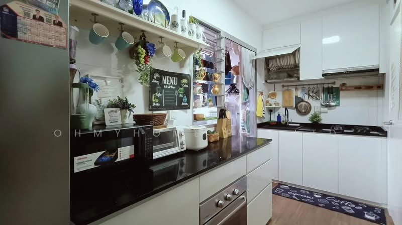 107A Canberra Street, 107A Canberra Street, 2 Bedrooms, 721 sqft, HDB Flat For Sale, by Jayden Saravannan, 500126240 - Kitchen - PropertyGuru.com.sg