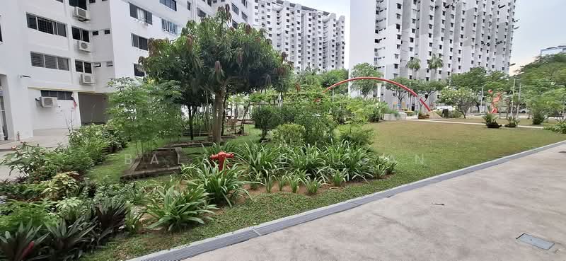 34 Marine Crescent, 34 Marine Crescent, 2 Bedrooms, 635 sqft, HDB Flat For Sale, by Bala Murugan, 500126271 - Park below the block - PropertyGuru.com.sg