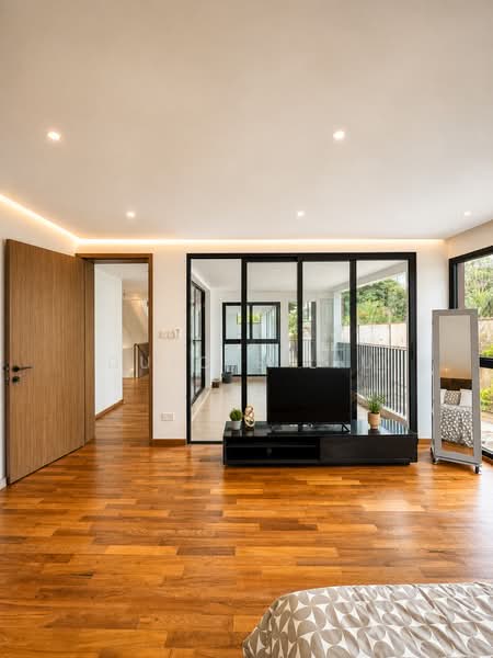 Semi-Detached Next to Kovan MRT, , 7 Bedrooms, 2,550 sqft, Semi-Detached House For Sale, by Dulcie Liu, 500126291 - Living Room - PropertyGuru.com.sg