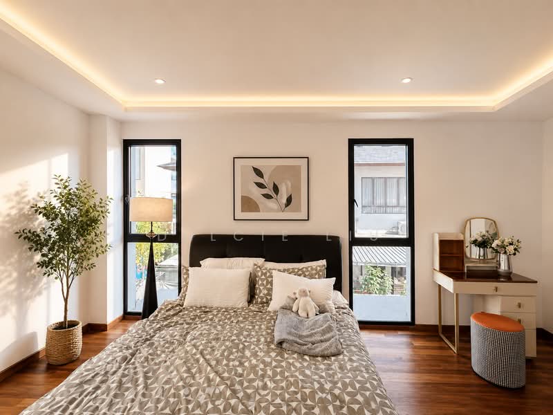Semi-Detached Next to Kovan MRT, , 7 Bedrooms, 2,550 sqft, Semi-Detached House For Sale, by Dulcie Liu, 500126291 - Bedroom - PropertyGuru.com.sg