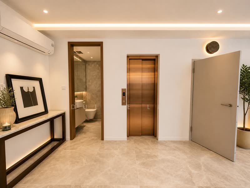 Semi-Detached Next to Kovan MRT, , 7 Bedrooms, 2,550 sqft, Semi-Detached House For Sale, by Dulcie Liu, 500126291 - Bathroom - PropertyGuru.com.sg