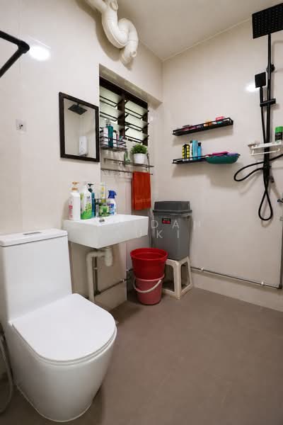 154 Yung Ho Road, 154 Yung Ho Road, 4 Bedrooms, 1,636 sqft, HDB Flat For Sale, by Zahidah Sauki, 500126300 - Bathroom - PropertyGuru.com.sg