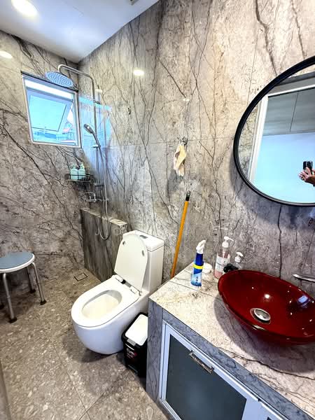 Saint Nicholas View, St. Nicholas View, 5 Bedrooms, 2,000 sqft, Terraced House For Sale, by Joe Tay, 500126305 - Bathroom - PropertyGuru.com.sg