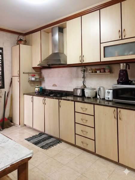 637 Veerasamy Road, 637 Veerasamy Road, 3 Bedrooms, 1,173 sqft, HDB Flat For Sale, by Yvette Lim, 500126325 - Kitchen - PropertyGuru.com.sg