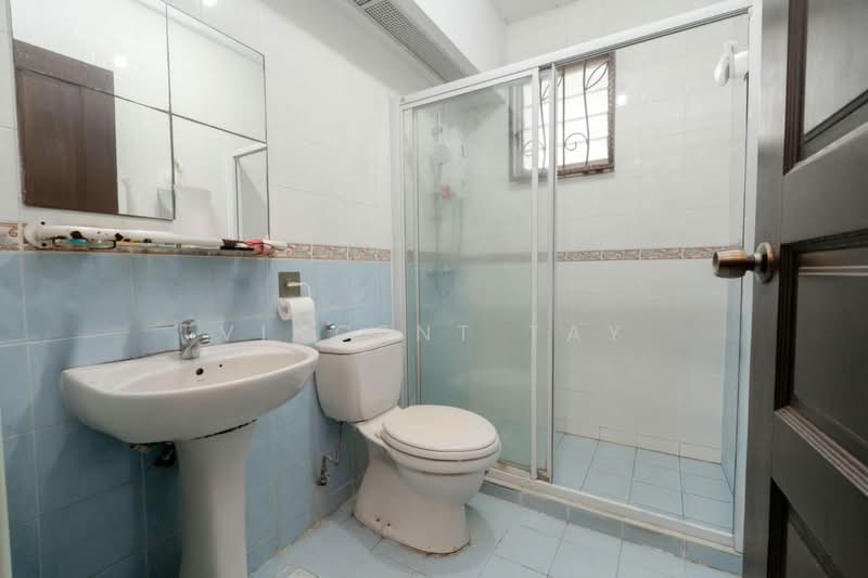 163A Punggol Central, 163A Punggol Central, 3 Bedrooms, 1,227 sqft, HDB Flat For Sale, by Vincent Tay, 500126329 - Bathroom - PropertyGuru.com.sg