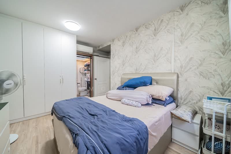154B Bedok South Road, 154B Bedok South Road, 3 Bedrooms, 1,001 sqft, HDB Flat For Sale, by Desmond Lim, 500126339 - Master Bedroom - PropertyGuru.com.sg