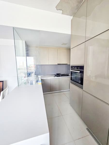 J Gateway, 2 Gateway Drive, 3 Bedrooms, 947 sqft, Condominium For Rent, by Graycin Wang Wei Ru, 500126346 - Kitchen - PropertyGuru.com.sg