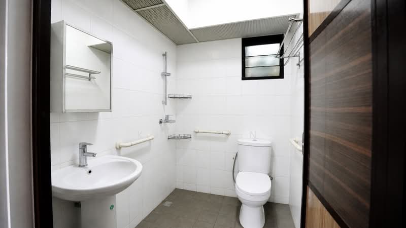 266C Punggol Way, 266C Punggol Way, 2 Bedrooms, 721 sqft, HDB Flat For Sale, by Kumar N, 500126349 - Bathroom - PropertyGuru.com.sg